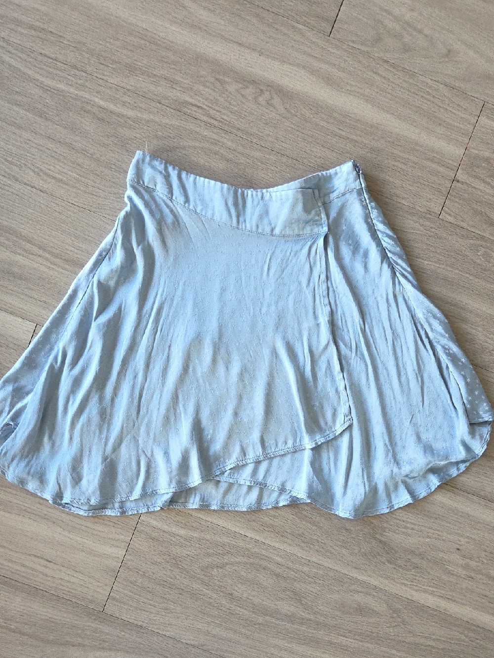 Free People Starstruck Silky Light Blue Skirt. Size 6. 100% Viscose.
